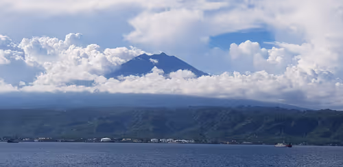 Item #22612595145859195787184151102778105107175580313845632796930748147200226754561 Media