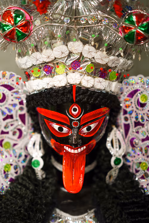 Item #111967298880677850776338953237010740789331740215054614070670721294025399205889 Media