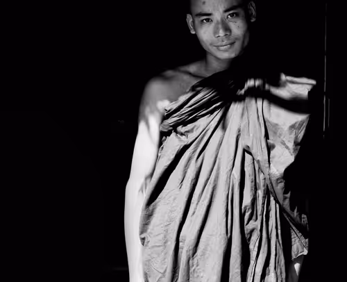 Item #11694855770375569308368337913014193946221871266214742939788818393245377626113 Media