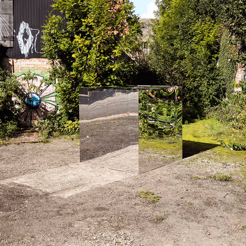 Item #77420488806397133330525240221901748923623733359161899369760968701720630657025 Media