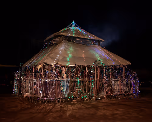 Item #80141737210111839928667523403933295145384279437019335330195524773081618841601 Media