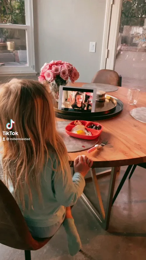 Item #79199631732045679610409293861376479058464126016282343108999058209698578694145 Media