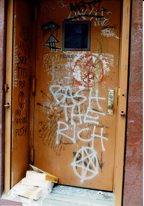 Item #9463568471999377892178358335112628153700275247957358848548126388844666814465 Media