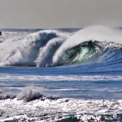 Huge tube, Queenscliff, Sydney