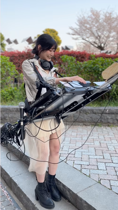 Item #1028948290227924939201024215385718001213860466215070300995079894819049308161 Media