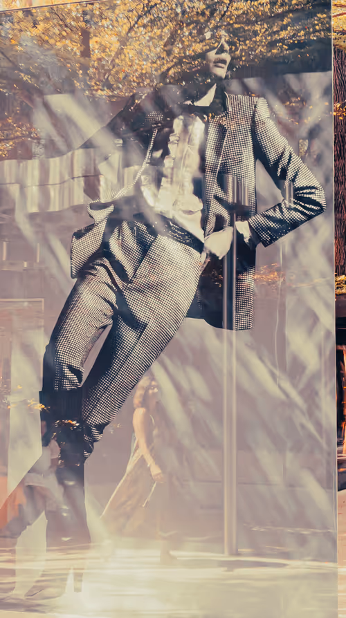 Item #1329906673436554735741479762689004721964883825291971096983776531466338435073 Media