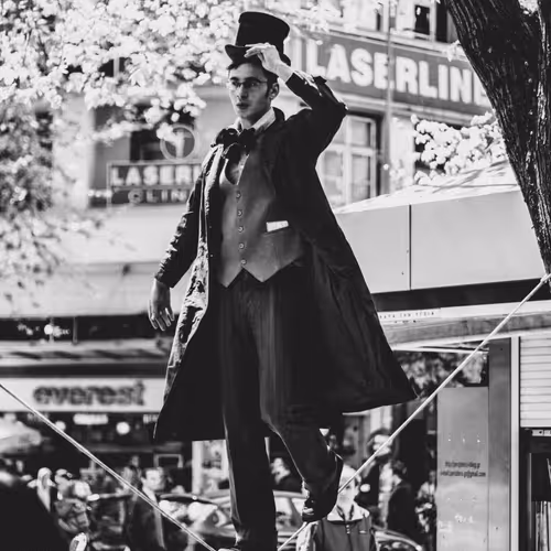 692228807633545716775757127906681102618653973765444029041337451337905864705