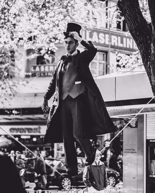 Item #692228807633545716775757127906681102618653973765444029041337451337905864705 Media