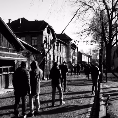 Arbeit macht frei