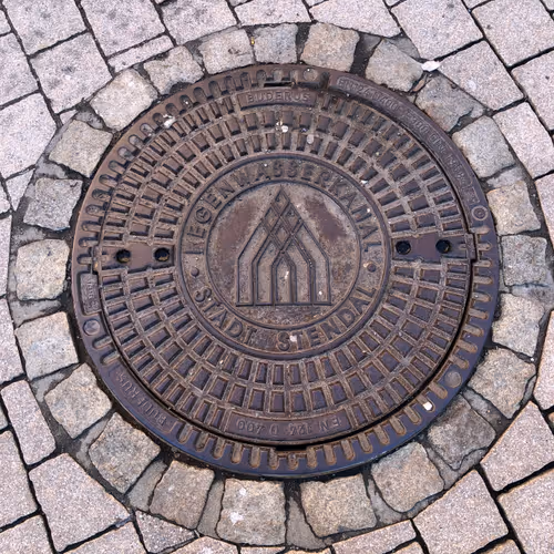 Item #50664749162083291389798367722270845779939923828333523932352927027960140005377 Media