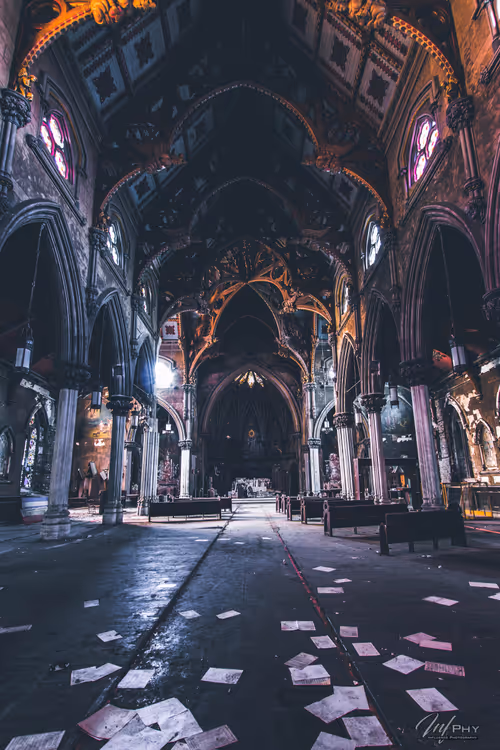 Item #73136719968253718213562845003325166832905735458755991293394688777143302750209 Media