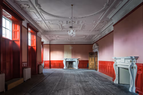 Item #12380643742834719912918023214587921165200821419383689299848195905090599518209 Media