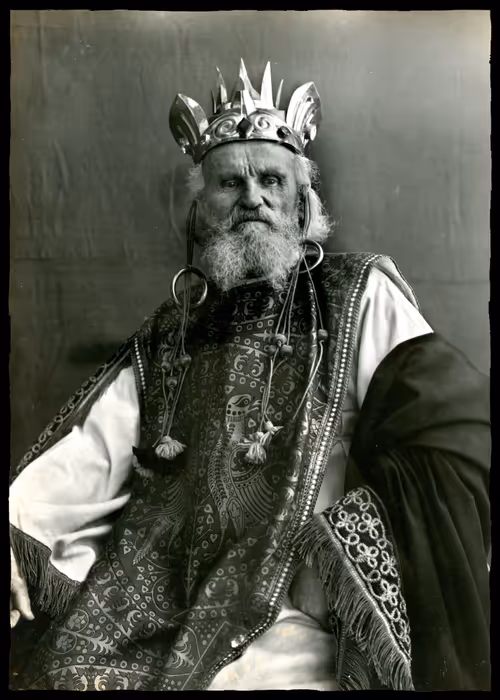 Item #53706928691254762146415968452705327218732098500173756141491068785933185712129 Media