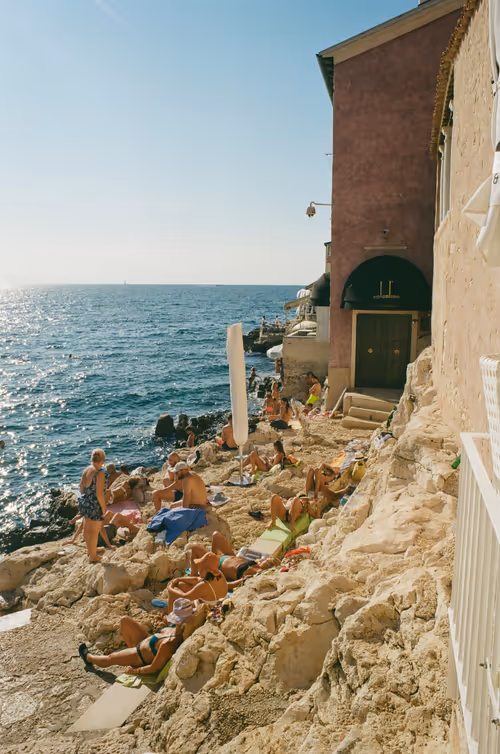 Item #63628819602780504454206795280933286782738899794845292107570097803119747399681 Media