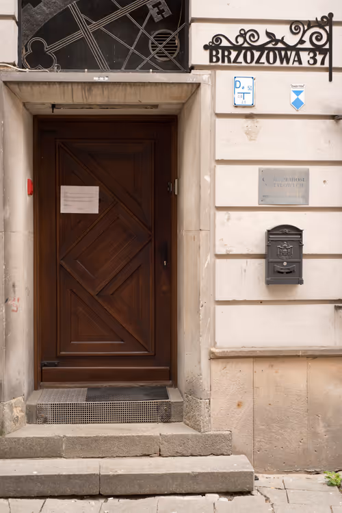 Item #77261116548373960202883784970939198987820603276791963726352965965924748230657 Media