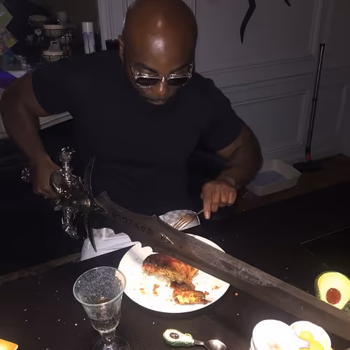 Item #25103510314533153370505485072414821642313141962291430297322048714693855412225 Media