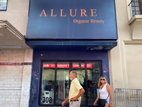 Item #48586363759381503143042118242978001323751418884239391505407157702498434678785 Media