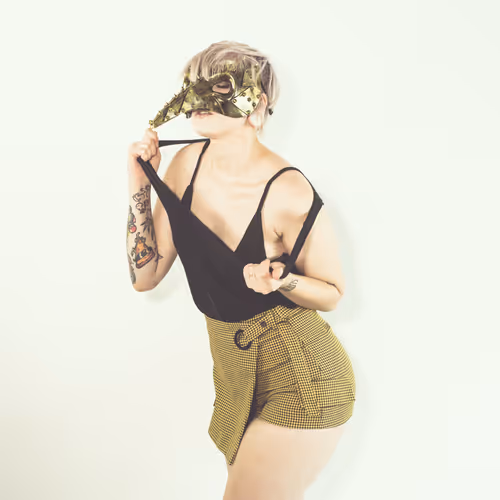 Item #109931125644720774743925664871075202306165972680174386762390863631344795123713 Media