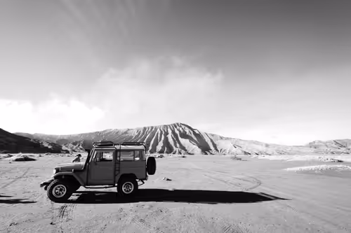 Item #97299197670576688169135242576959850036431919373710156993917717258808558878721 Media