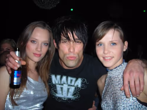 Item #91389309668027488206092176927656929660876759165291193650748044183772967469057 Media