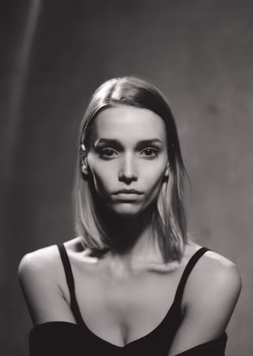 Item #50867123626424774834261631235437206087051938967624587772037365691881013379073 Media