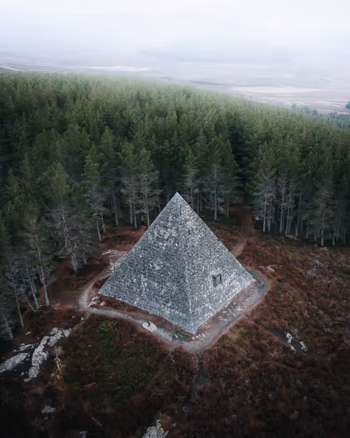 Item #81572442213939252959191260910435432833939058605196789415419147542507770871809 Media