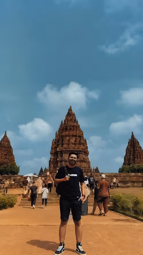 Item #46852902772760857743937223771581326778339374801989155366078423343259956805633 Media