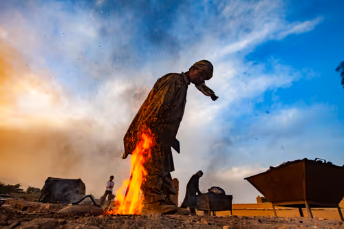 Item #5606426941725502535038272761259107725542531596447892324367451139740643885057 Media