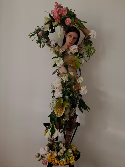 Item #98005874063086952784788628439197826676066382464840560618238063424252405612545 Media