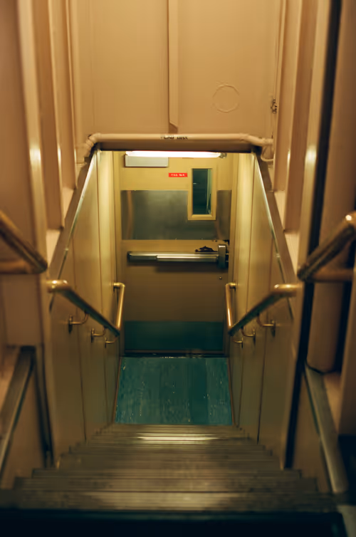 Item #95633765474931350240165697288740384276668175365753332134829565221277978853377 Media