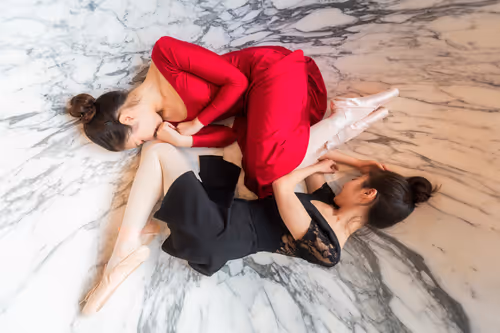 Item #115430530021268454506709462617258432423083676323812975140675143024717703675905 Media