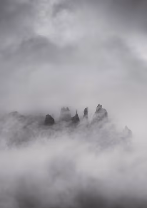 Item #37166292038875349810746612837735462118935835935702038300656537535679895175169 Media