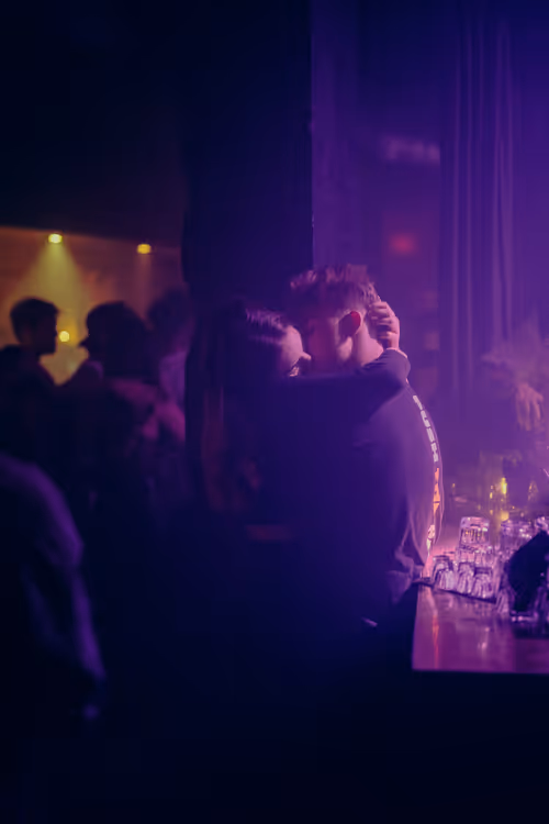 Item #66441873994140045921999615283650104973925355742064477402839904837993049882625 Media