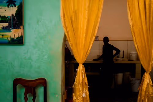 Item #112366464147051207571214532466603573155866555552083787527218318937541161517057 Media