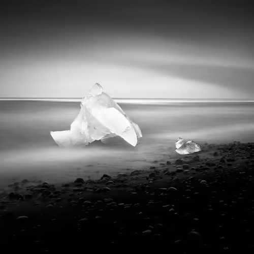 Item #46448320690235251329430811416754344806900568811050689934660167625967189098497 Media