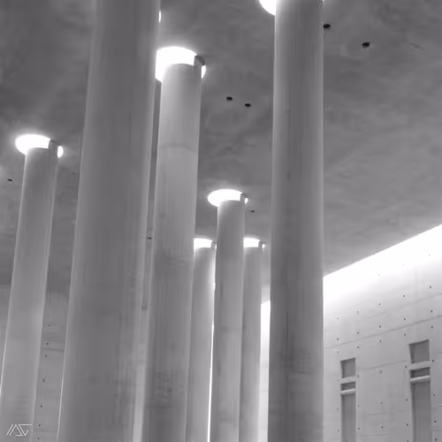 Item #34074302066752213715126654038462946332588047310136711959584651192737709686794 Media