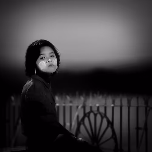 Item #11694855770375569308368337913014193946221871266214742939788818397643424137217 Media