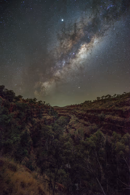 Item #67581653448722350631016007059583353791443172112805940417998345493891342401537 Media