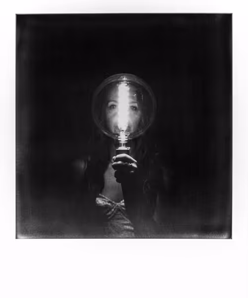 Item #10620290363906357168813205478457597742502191214056640616946314065545026076673 Media