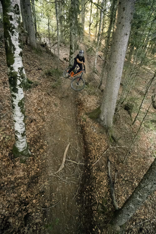 Item #100568244476551221138828286502777824514190158679998123651625085640130298904577 Media