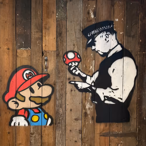 Trouble on the Southbank 🍄 👮🏻‍♂️ 
