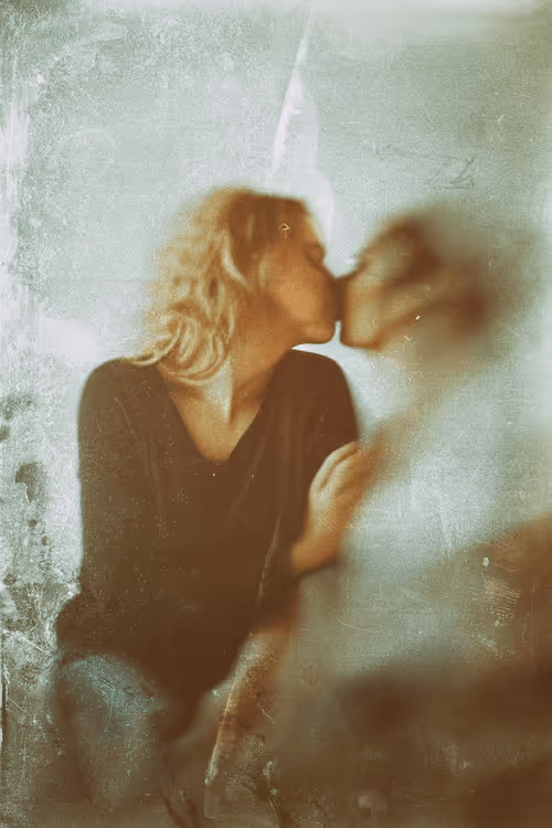 Item #109931125644720774743925664871075202306165972680174386762390863685220864884746 Media