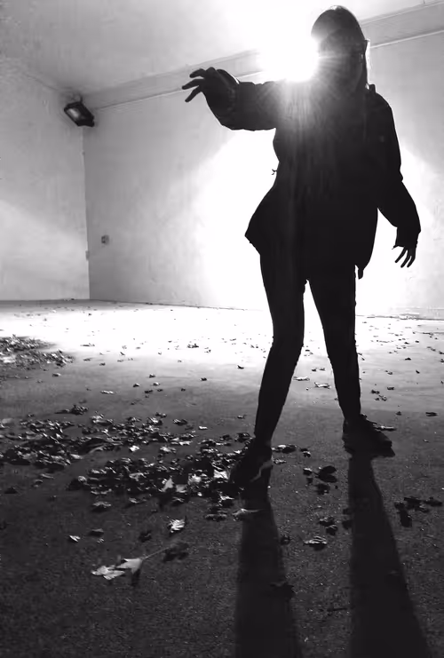 Item #90521258076557778699200481217094878985775921585084658279791808979174783188993 Media