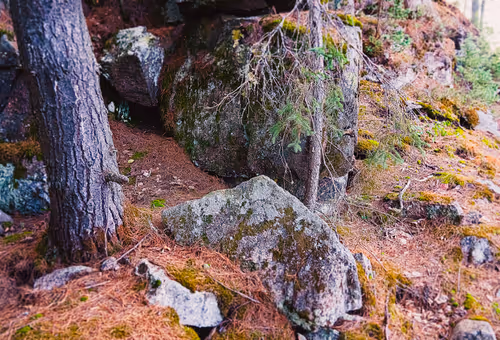 Item #78614967916850878758896281278088562819031429561597845143063368093767200407553 Media