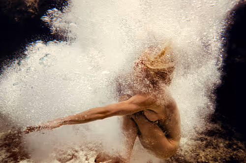 Item #74895612829637780706248325170650045951376310524088245673866730577251289530369 Media