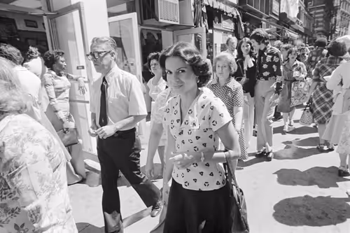 Item #60740029123773318915164341462902319035249853642655714281377482232391022936065 Media