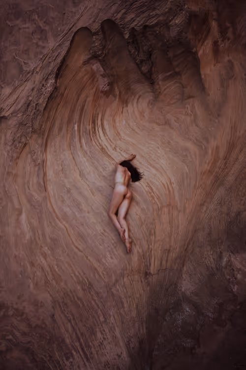 Item #83332782865168099246111470793904216784049773190563389119764666132215933960193 Media