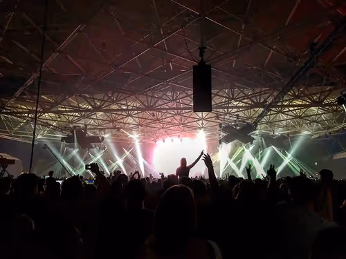 Item #81502579898277150353033734927483914682173799916853565085596411611467923587073 Media