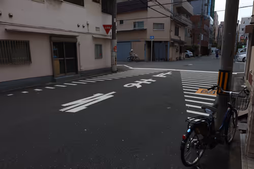 Item #3735734369728816031282171475515836377968695268850327965950261184918414426113 Media