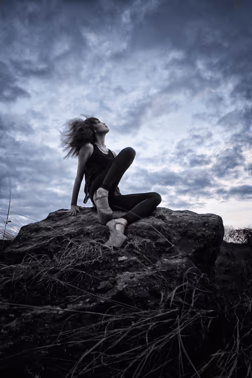 Item #46756415740584708337131654477252885672277409931522608428310974606981927534593 Media